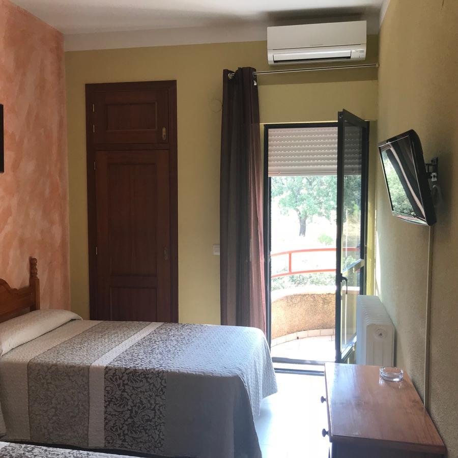 Hotel Restaurante Jarilla ภายนอก รูปภาพ