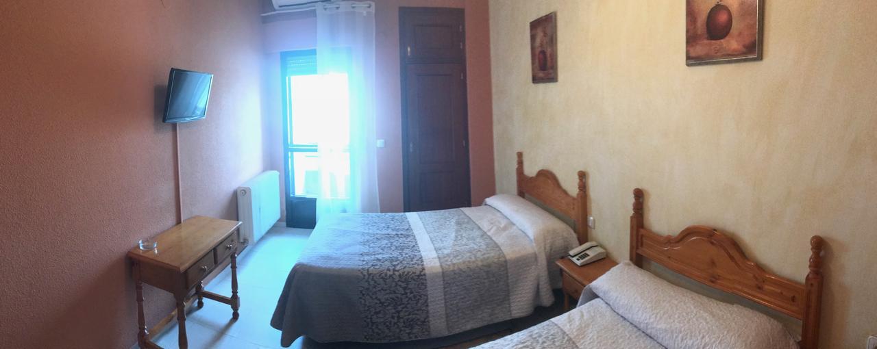 Hotel Restaurante Jarilla ภายนอก รูปภาพ